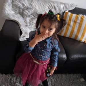 Meet your Posher, Kahina